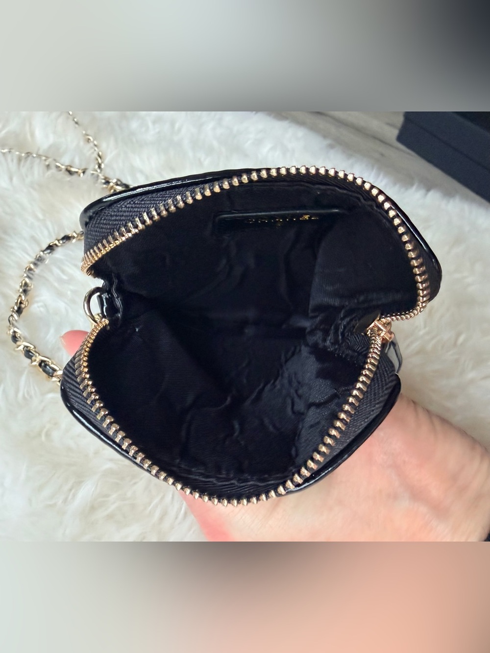 ***PRICE FIRM*** Chanel Makeup Crossbody Phone Pouch with Star Mirror NEW in Box - Picture 13 of 16